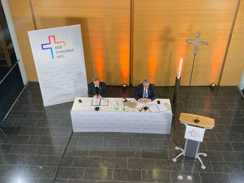 Il nuovo record della Chiesa tedesca: solo 29 nuovi preti in un anno