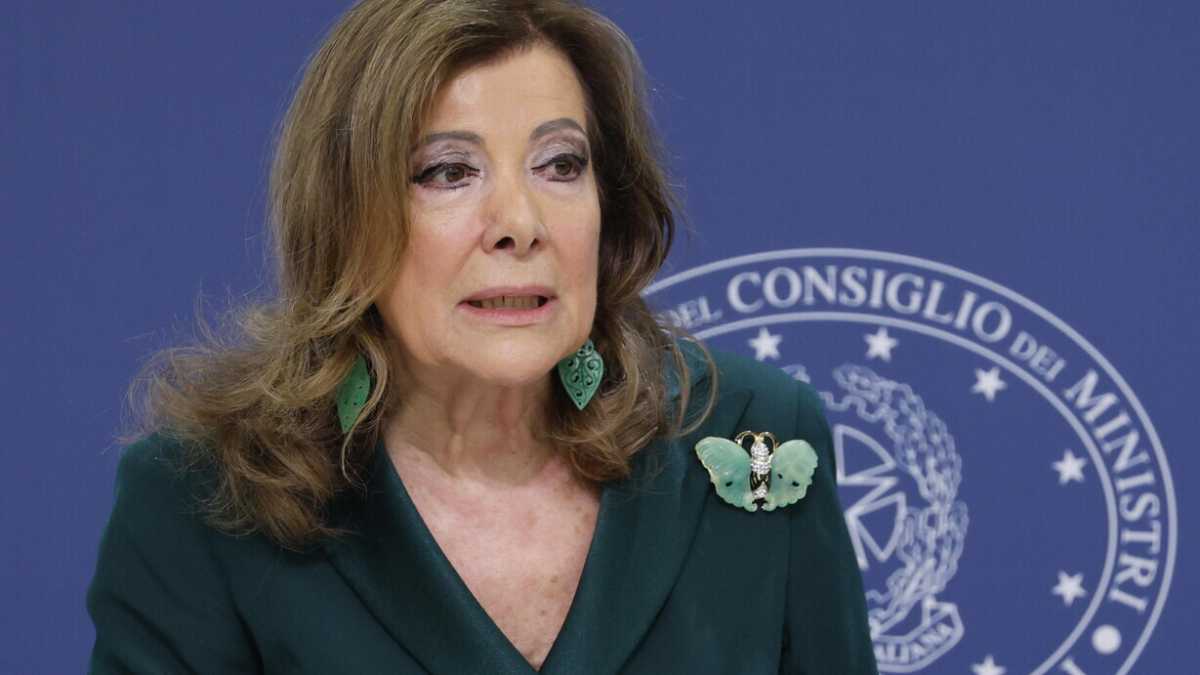 Immagine di La repubblica italiana è una monarchia semplificata