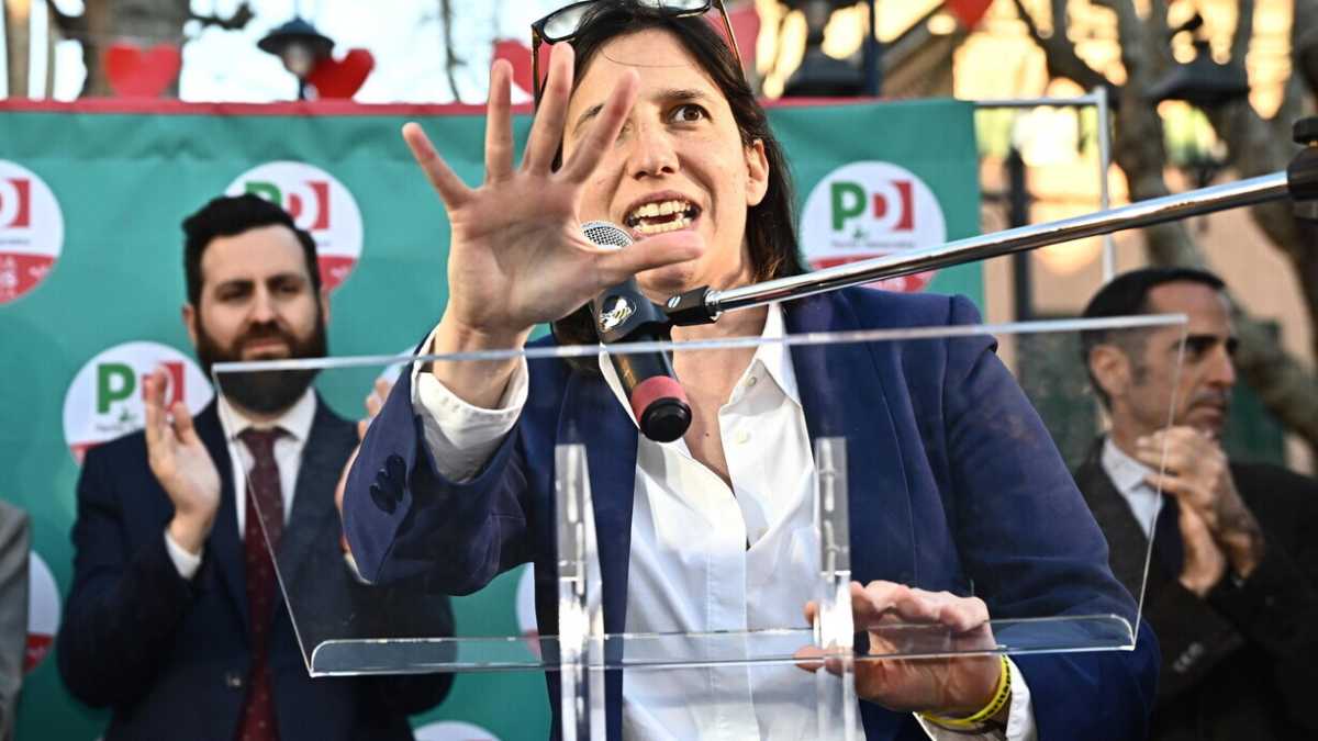 Immagine di Il gioco di prestigio del Pd in Europa: a favore della strategia di difesa Ue, ma contro il piano ReArm