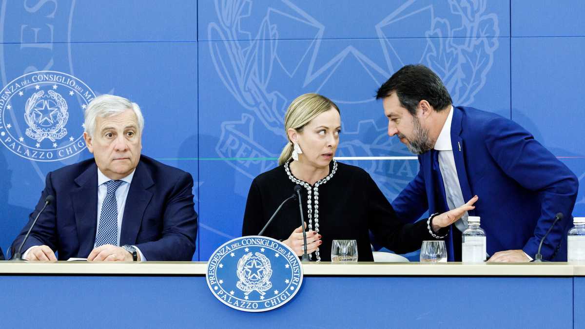 Immagine di Il governo studia la risposta ai dazi. Meloni convoca un vertice con Salvini, Tajani e i ministri