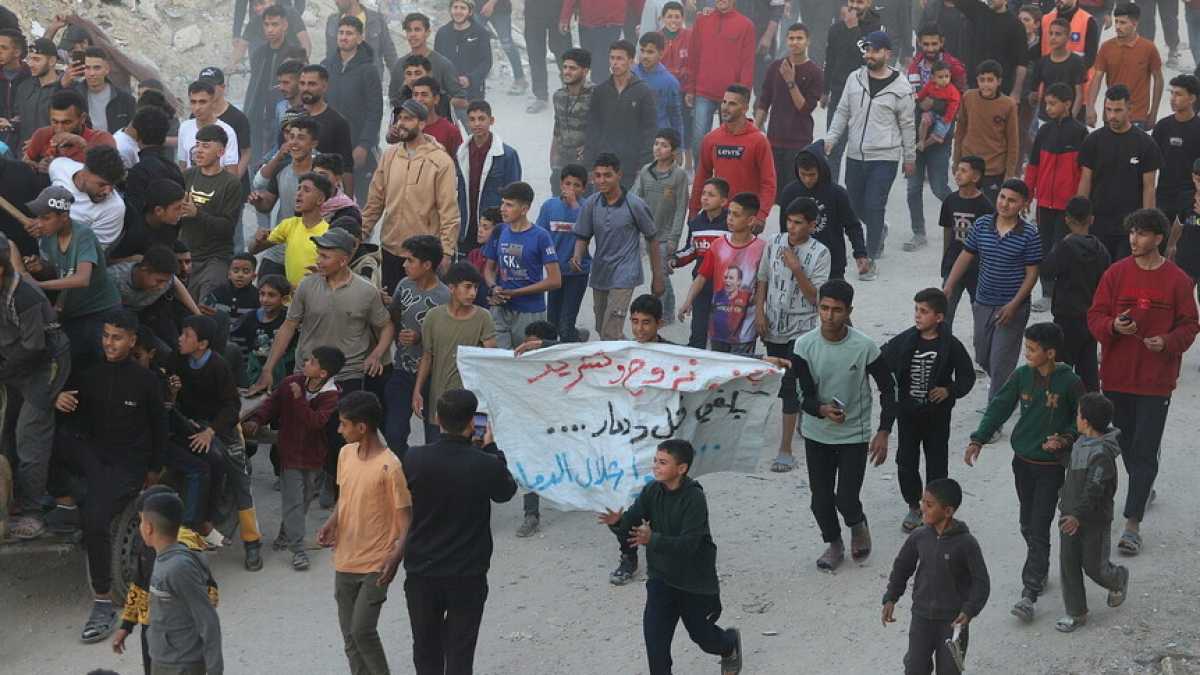 Immagine di Proteste, omicidi, torture. Gli spezzoni della vita a Gaza che Hamas monta come vuole