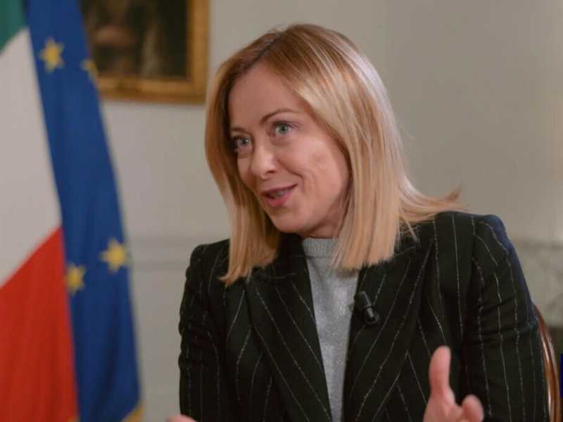 Meloni, nel bunker, ripete: sui dazi niente panico. Imprese, sindacati e opposizioni l'assediano