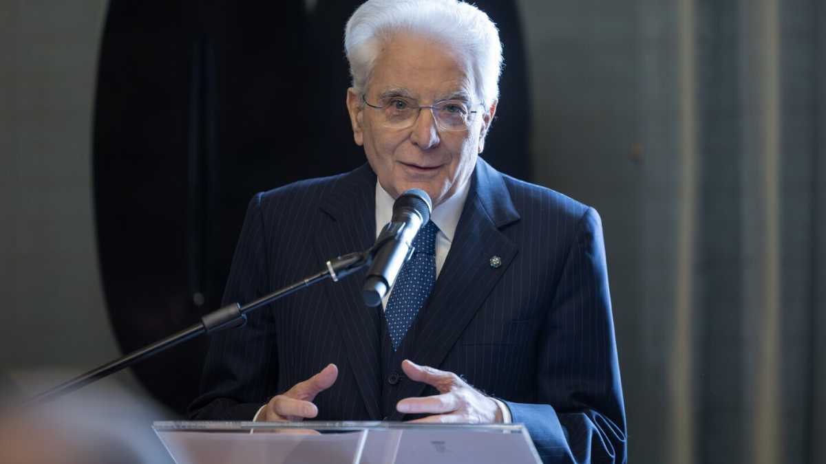 Immagine di Decreto sicurezza, ecco i sei punti richiesti da Mattarella al governo Meloni. Nonostante la Lega