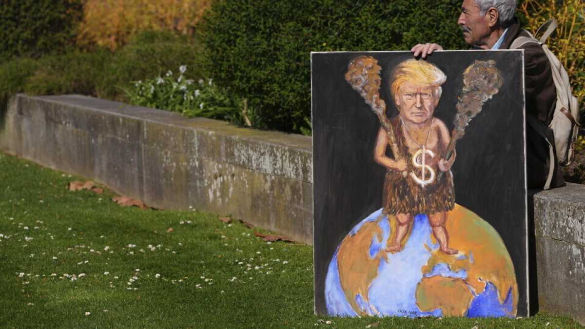 Immagine di Trump pretende che tutti credano che ha ragione lui. Qualcuno dissente persino tra i suoi