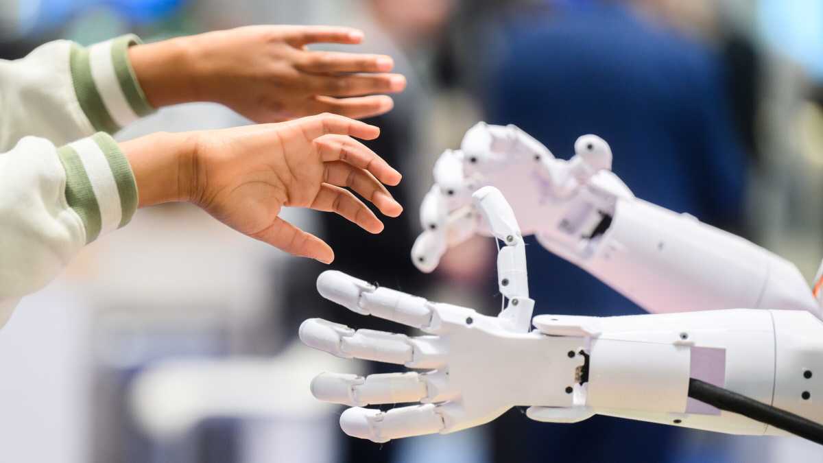 Immagine di Sono pigro, il Foglio AI è stato un duro colpo: il mondo dei digitalizzati sarà uno sterminato nosocomio