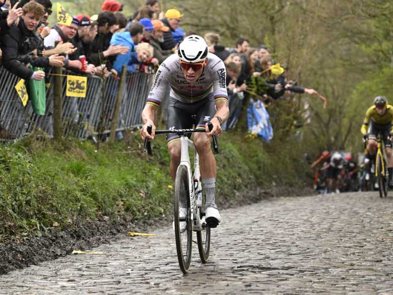 Un'immagine del Giro delle Fiandre di un anno fa: vinse Mathieu van der Poel (foto Getty Images)