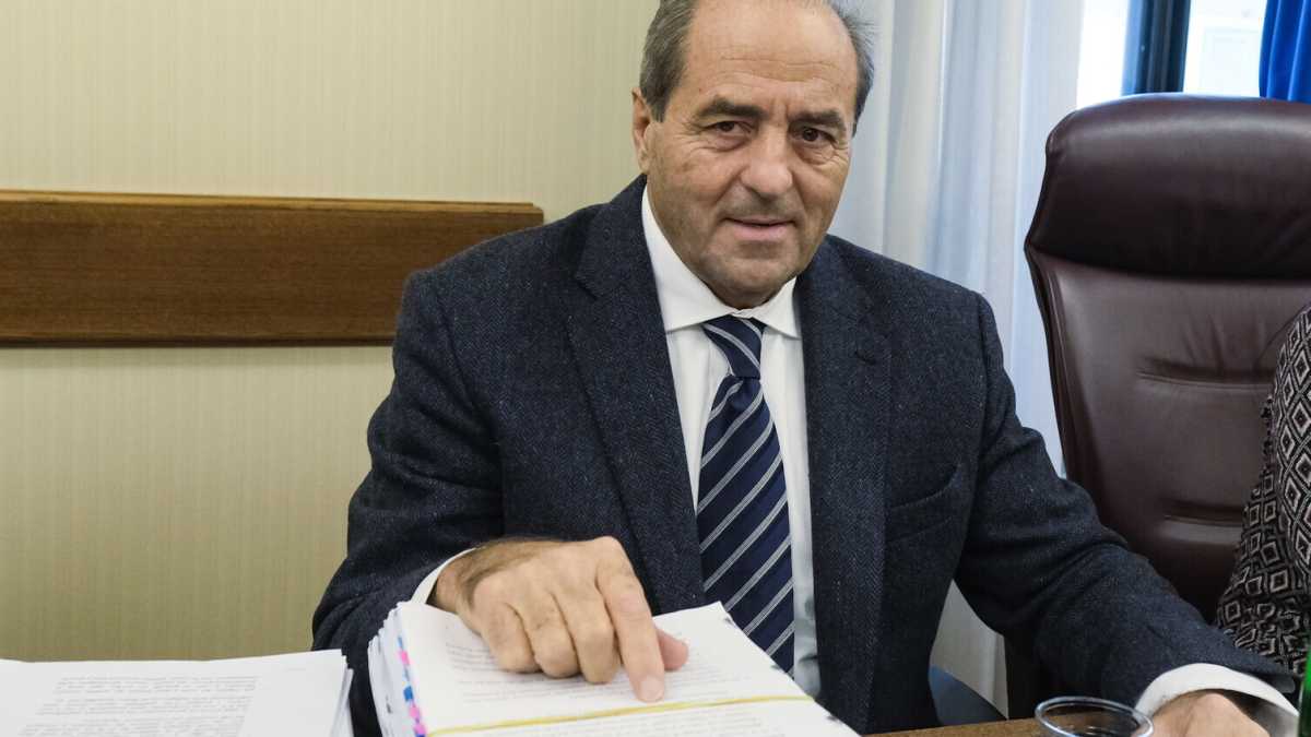Immagine di La zappa e il codice. Parla Di Pietro: "Non rinnego nulla, errori inclusi"