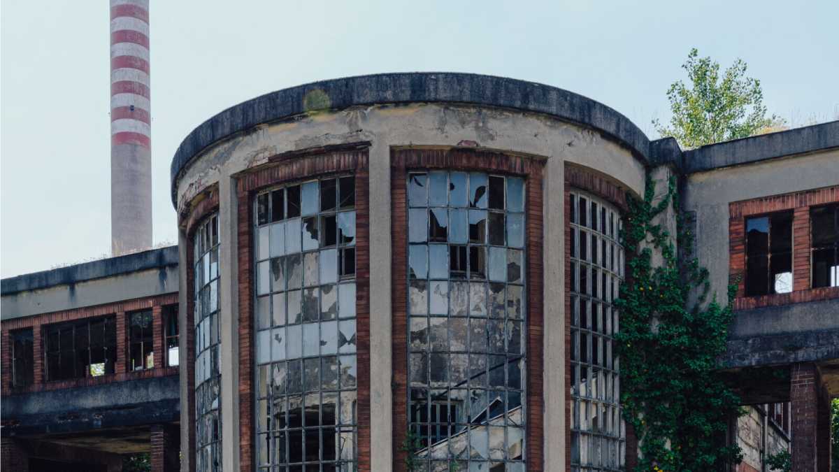 Immagine di Al Salone del Mobile vento gelido e paura dei dazi. E Giorgia Meloni per la prima volta assente. Reportage