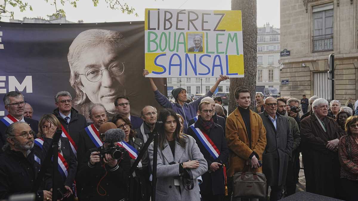 Immagine di “Viva la libertà”. Un inedito di Boualem Sansal, mentre Parigi prova a tirarlo fuori dal carcere algerino