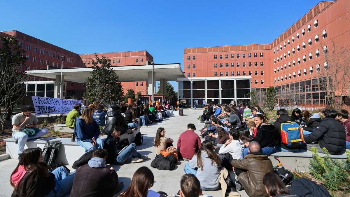 Immagine di Ricercatori in rivolta. In (quasi) 600 firmano una lettera per chiedere contratti più flessibili: Pd e Cgil in imbarazzo