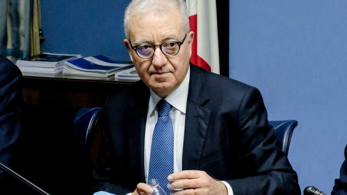 Immagine di Governo e giudici secondo Mantovano