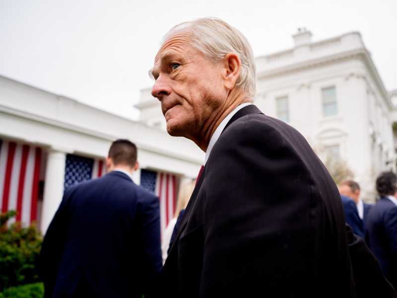Chi è Peter Navarro, consigliere che sussurra i dazi a Trump, il suo alter ego e gli insulti di Musk
