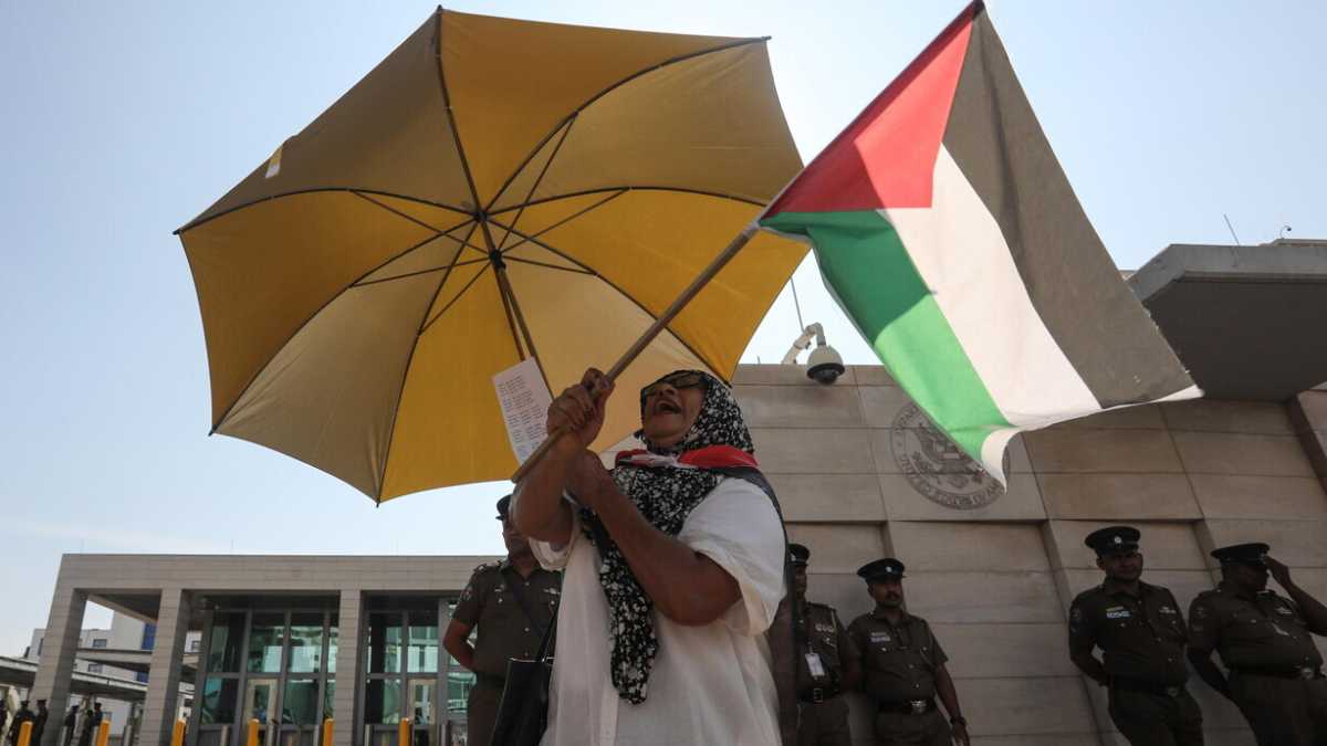 Immagine di Hamas va in tribunale (non da imputato)