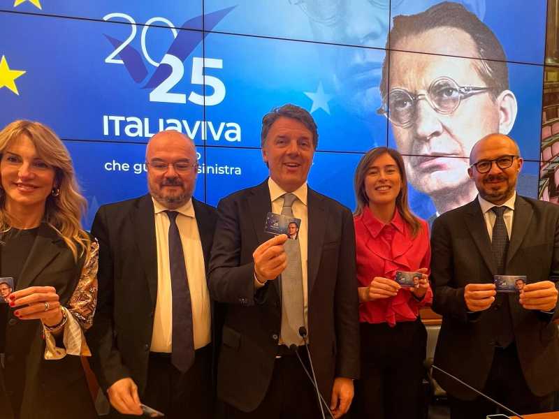 Italia viva mette il volto di De Gasperi sulla tessera 2025