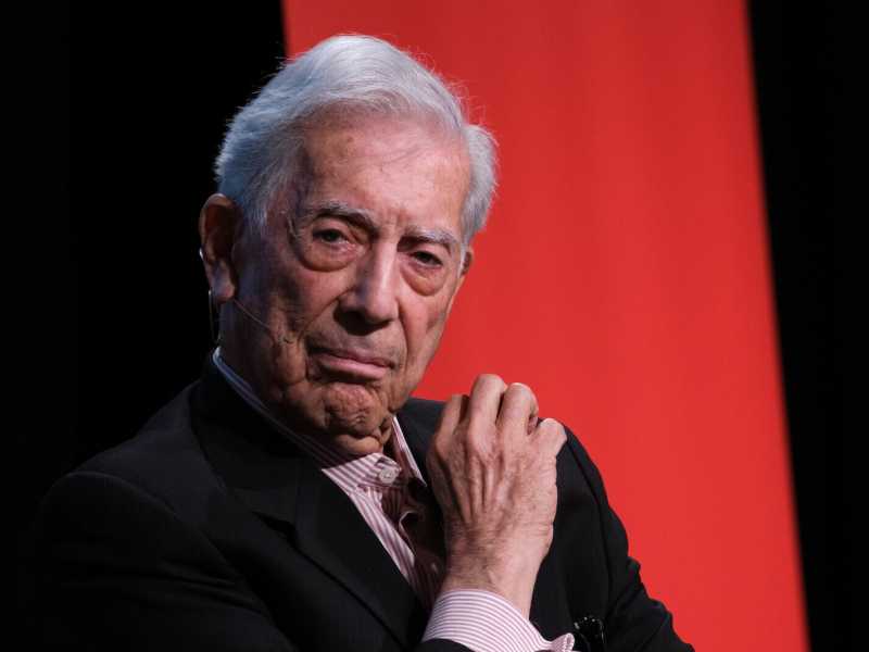Addio a Vargas Llosa, l'autore del Boom latinoamericano che è riuscito ad andare oltre il Boom
