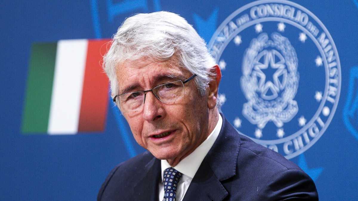Immagine di L'affondo di Abodi: "Via dalla Nazionale chi scommette"
