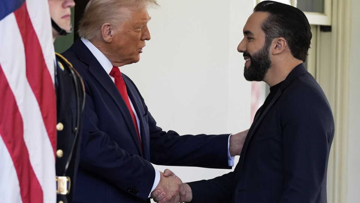 Immagine di Trump è stato molto contento di vedere Bukele, e c'entra la sua politica sull'immigrazione