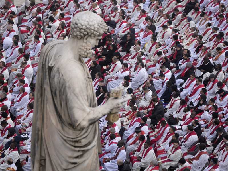 Cosa succede dopo la morte del Papa. La tradizione e le novità