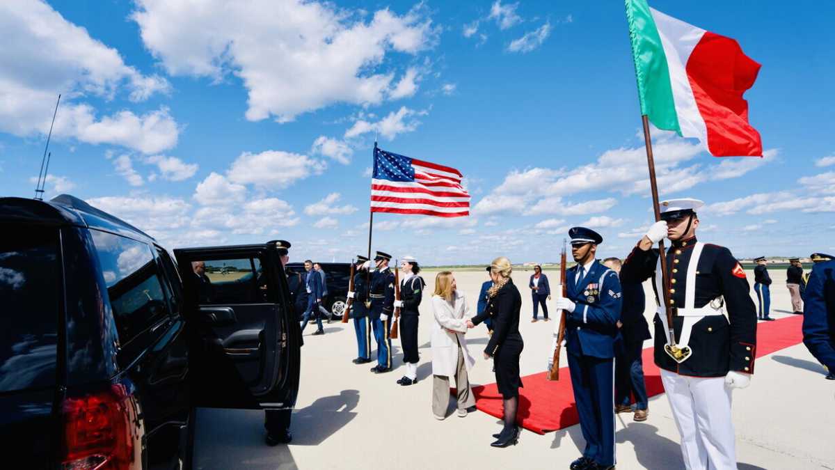 Immagine di Il sentiero stretto di Meloni a Washington