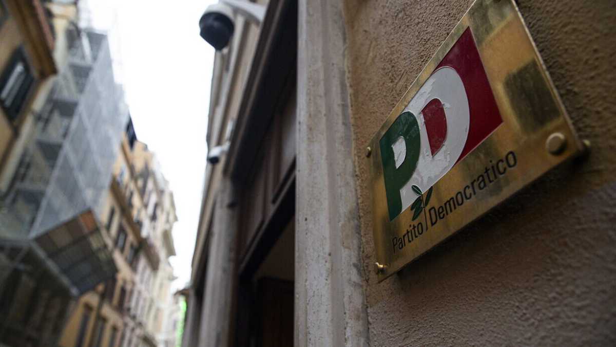 Immagine di Anche la scelta di cosa fare con il funerale del Papa divide il Pd
