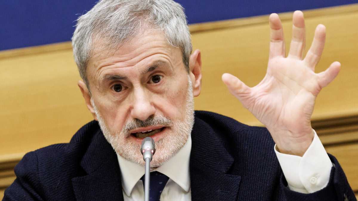 Immagine di "Il carcere è un buco nero": lo sfogo di Alemanno dal carcere di Rebibbia