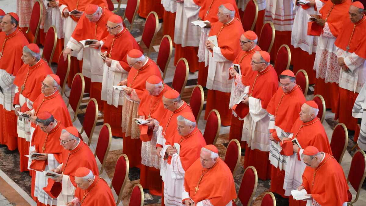Immagine di Contro il trionfalismo in morte del Papa che sa tanto di peronismo