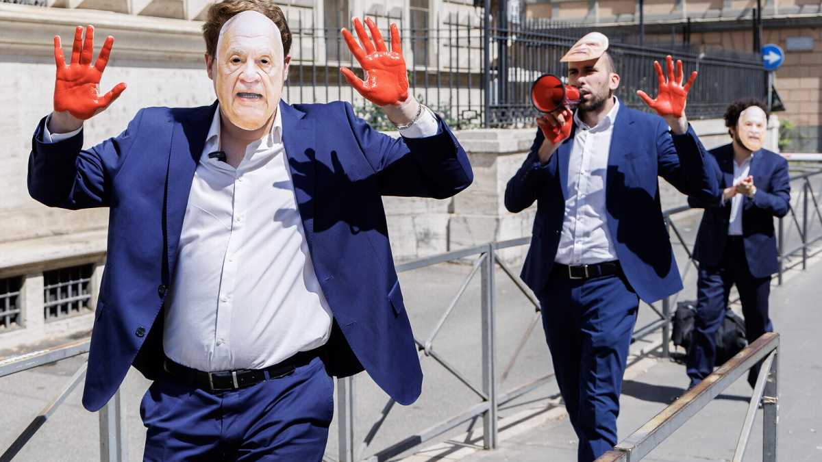 Immagine di Criminalizzare la resistenza passiva in carcere è una vergogna