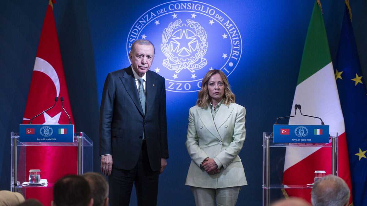 Immagine di Erdogan è sempre più al verde e il viaggio a Roma è un grande affare
