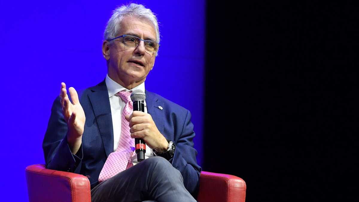 Immagine di Zoccoli (Infn): “Il solo contratto nazionale penalizza i ricercatori. Basta ideologia”
