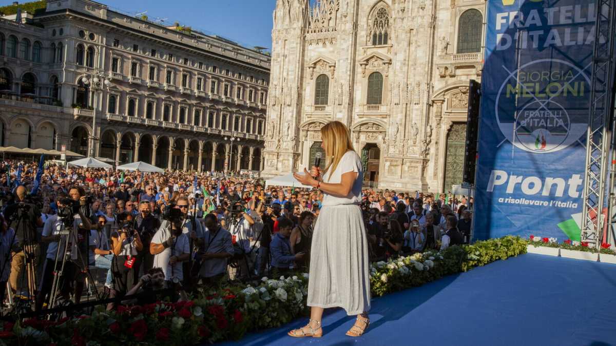 Immagine di Meloni non "passa" da Milano. La trincea di Mediobanca, l'egemonia di La Russa, visite saltate. La città senza fiamma