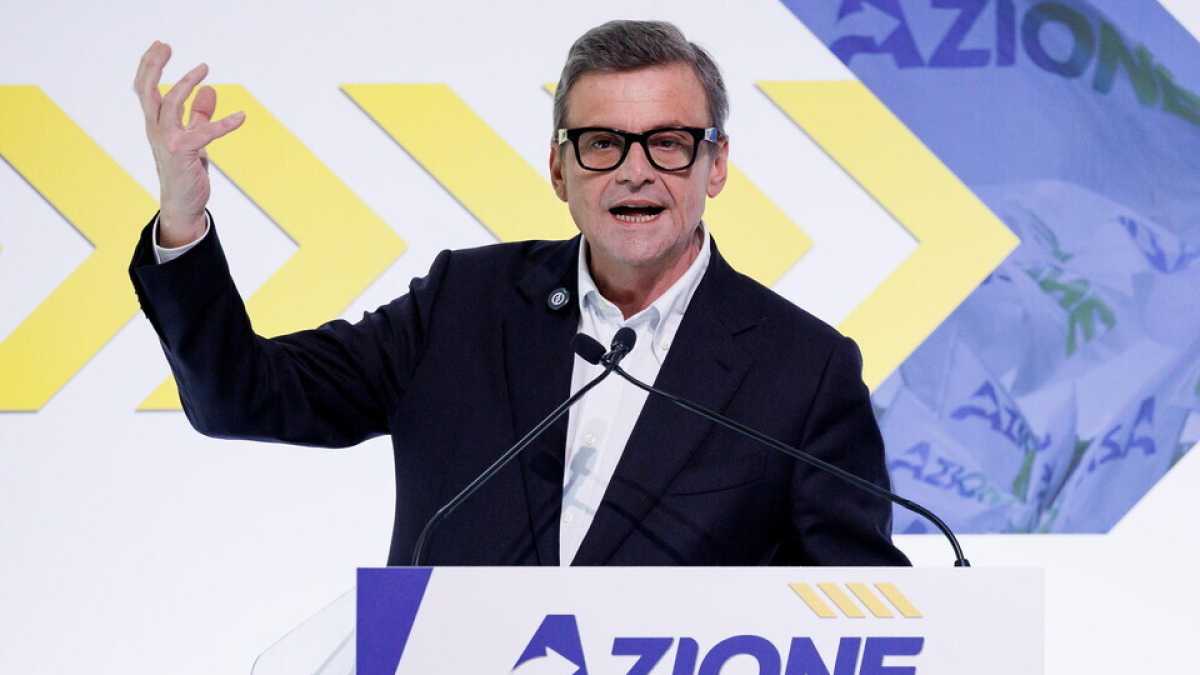 Immagine di Calenda: "Meloni è stata bravissima. Meglio lei senza foto della foto di Renzi con Macron"