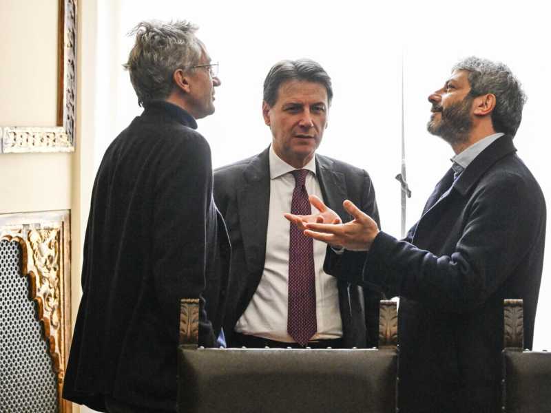 Il modello Manfredi arranca in provincia di Napoli. L’iniziativa Pd-M5s con Fico