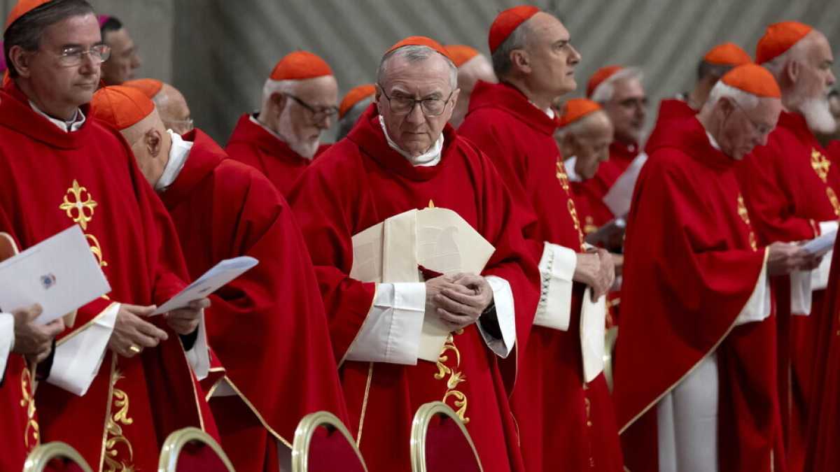 Immagine di L’attivismo di Parolin e i cardinali che non escono dalle loro camere