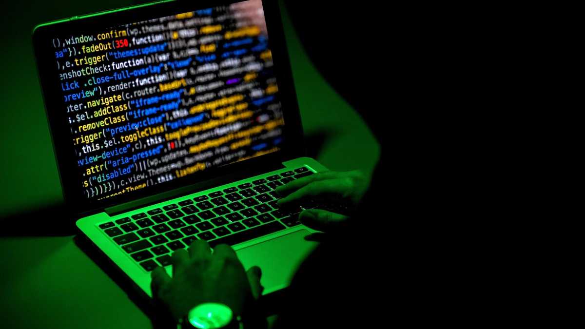 Immagine di Parigi denuncia i cyberattacchi russi