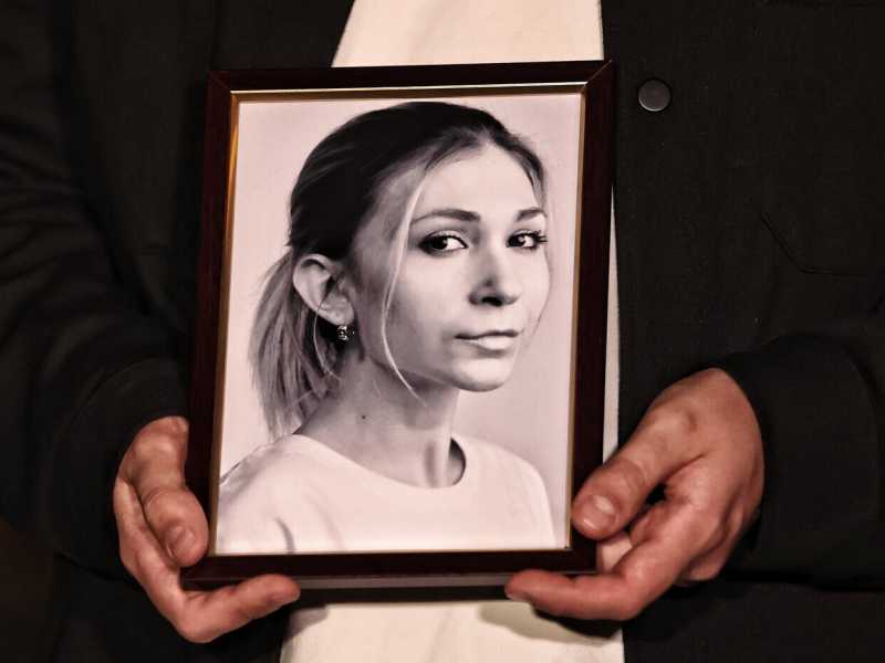 Commemorazione a Kiev della giornalista ucraina Viktoria Roshchyna, morta durante la prigionia in Russia (GettyImages)