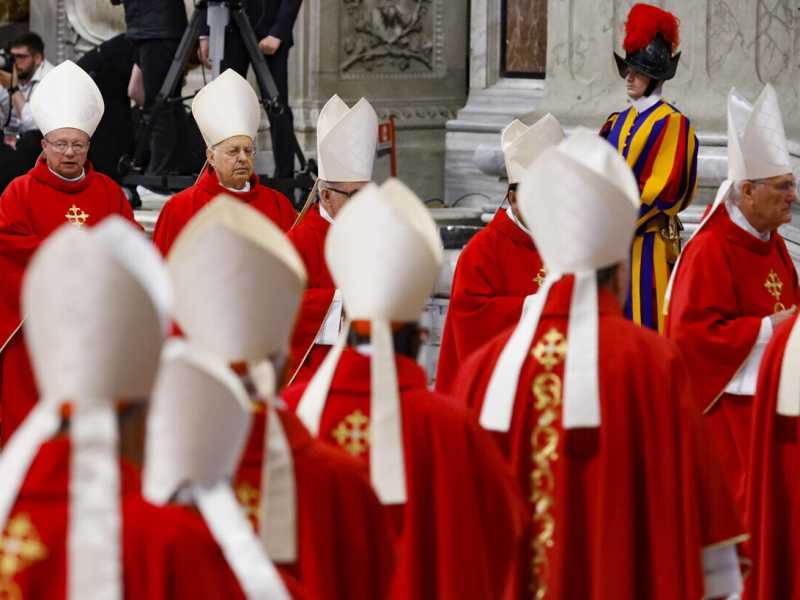 The synod crashes into the conclave