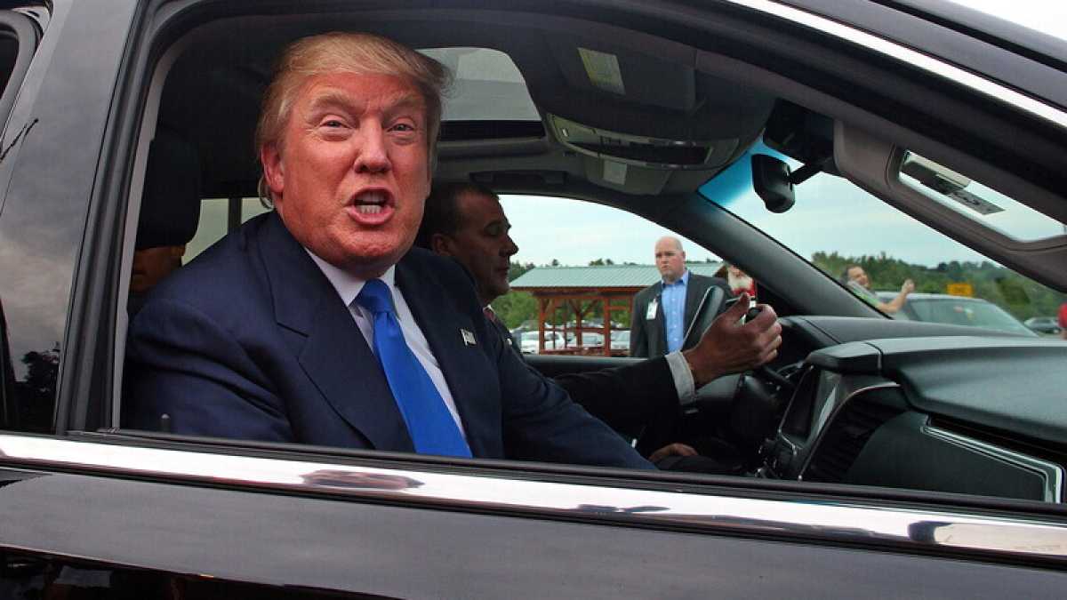 Immagine di Trump mette la retro all’America. Una domanda ai Patagarri