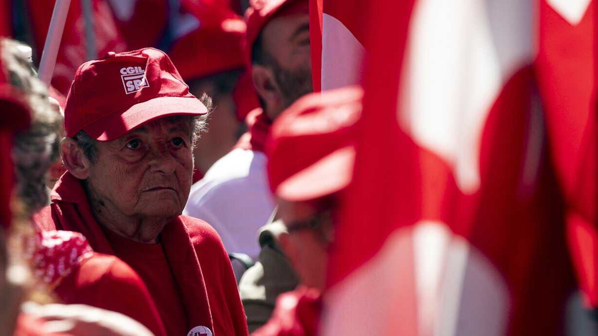 Immagine di Lavoro, salario, politica: la contrattazione collettiva non basta più