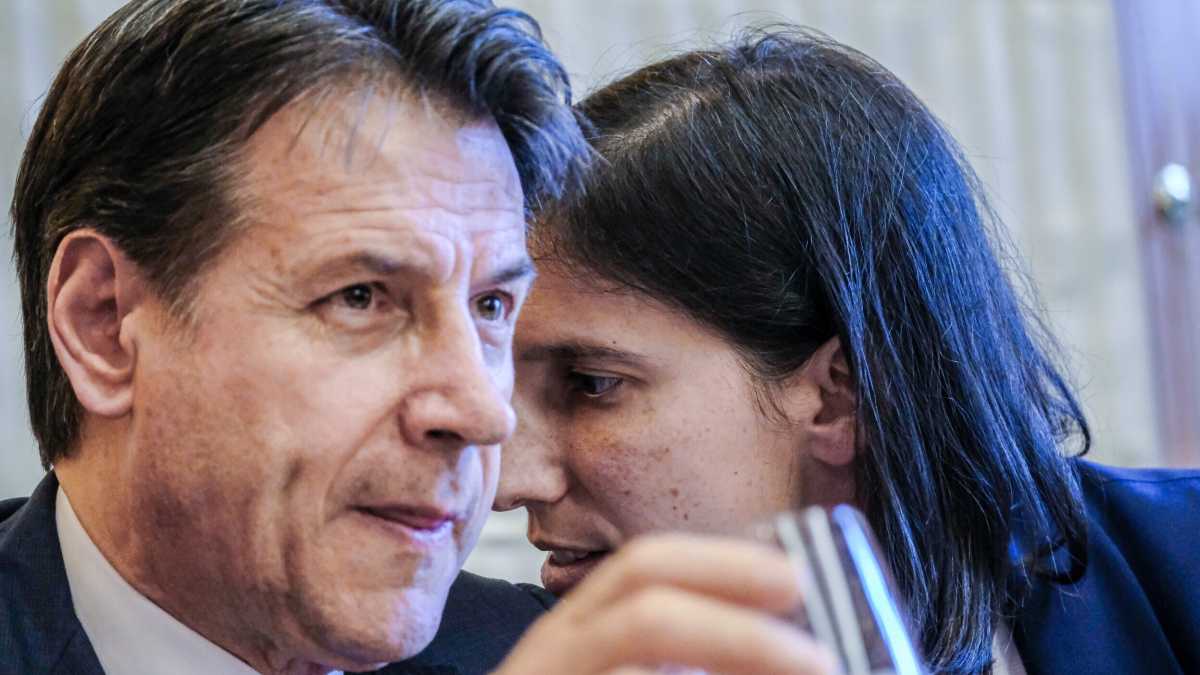Immagine di I sogni di Giuseppe Conte: si vede presidente del Senato, tiene a bagnomaria Fico. In Campania la carta De Raho