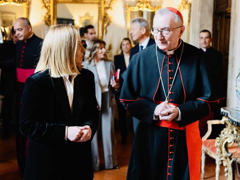Un 7 maggio tra il conclave e il rodeo Meloni-opposizione in Senato