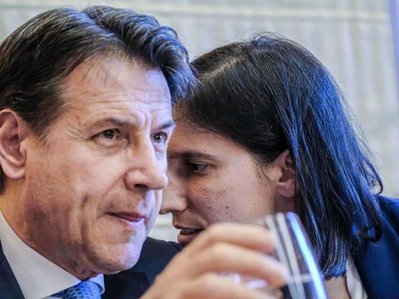 I sogni di Giuseppe Conte: si vede presidente del Senato, tiene a bagnomaria Fico. In Campania la carta De Raho