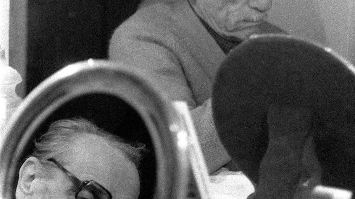 Immagine di Deve prevalere il testo o il gesto? Da Eduardo a De Simone, le mille facce del teatro napoletano