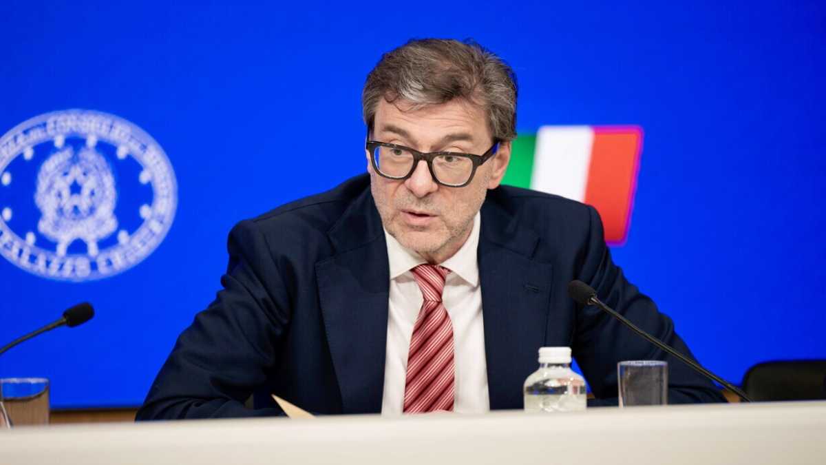 Immagine di Assedio a Unicredit. Le risposte che il mercato si attende da Orcel e le sberle di Giorgetti
