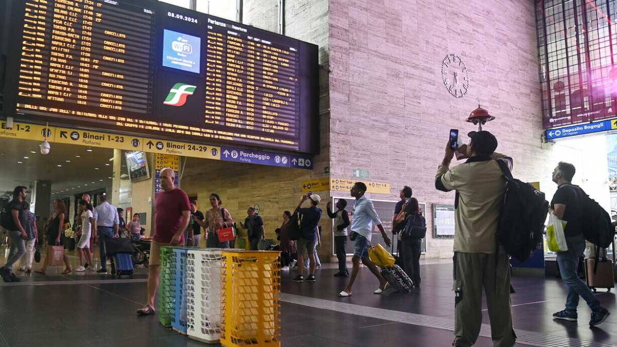 Immagine di E' il giorno dello sciopero dei treni. Cancellazioni e ritardi a Roma, Milano, Napoli e Bologna