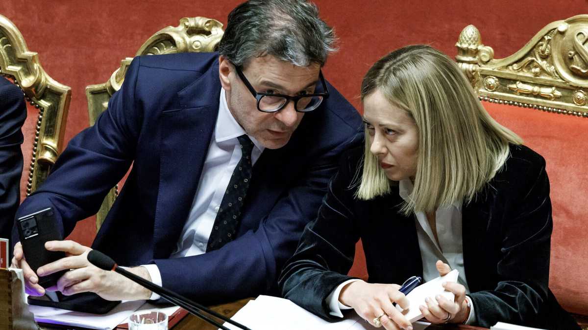 Immagine di La Malfa: "Meloni si occupi di Pnrr, non di risiko bancario. Sul terzo polo bancario Giorgetti fa lo spettatore"