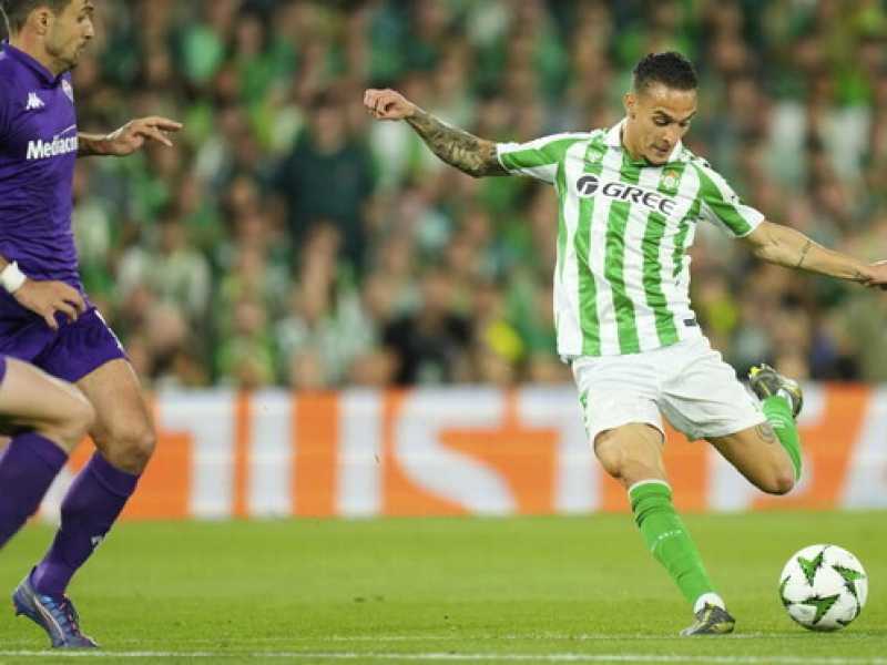 L'attaccante brasiliano del Betis Siviglia Antony (foto Ap, via LaPresse)