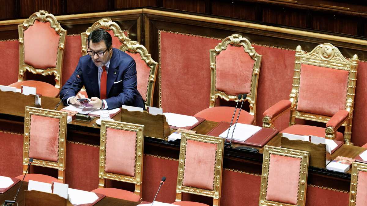 Immagine di Lo spleen di Salvini. Smarrito, silenzioso e angosciato dai seggi e dal voto Veneto. Giorgetti: "È finito tutto"