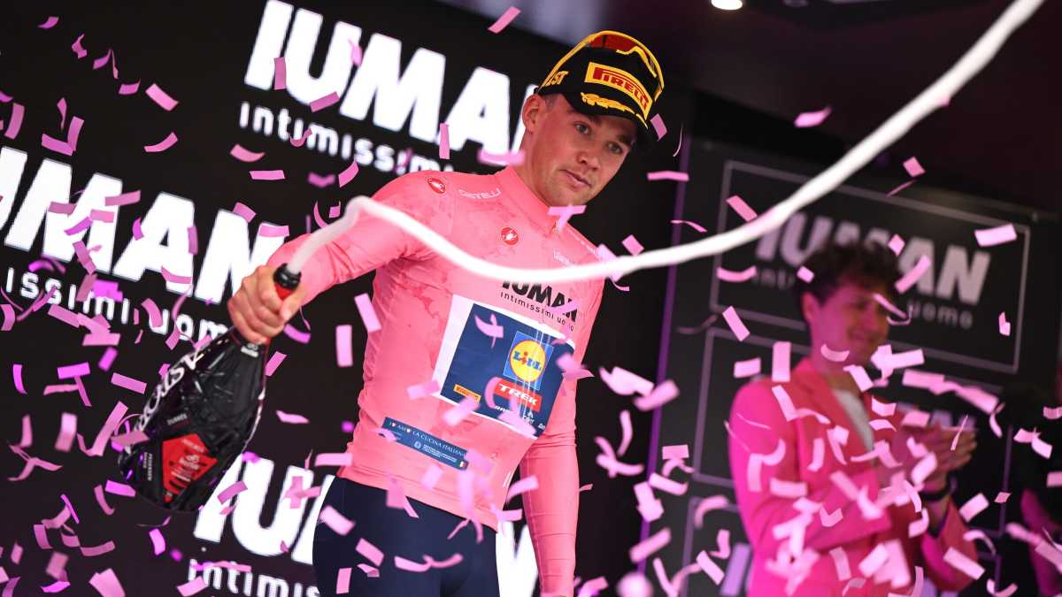 Immagine di Mads Pedersen sa ancora arrossire. Il danese ha vinto la 1a tappa del Giro