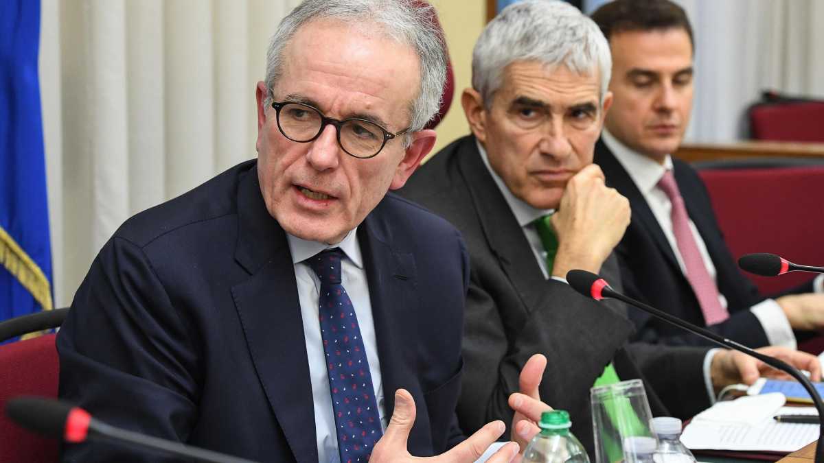 Immagine di Cosa deve fare (e non fare) l’Ue nel risiko bancario. Parla Angeloni