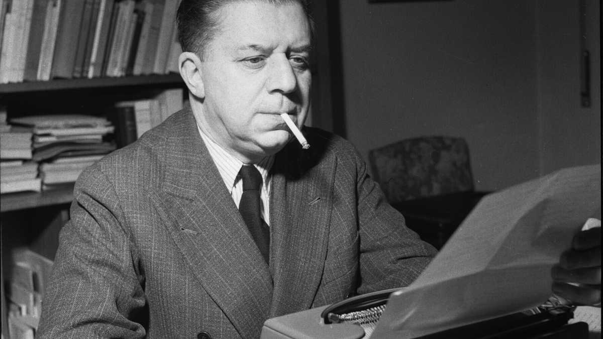 Immagine di Montale, l’inutilità della poesia e, “più in là”, il suo impareggiabile valore